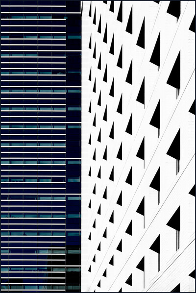 Photograph Masaki Yazaki Geometric Wall on One Eyeland